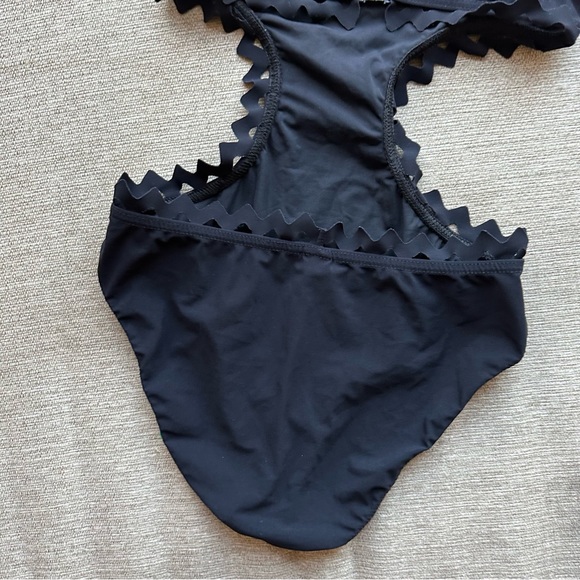 Karla Colletto Reina Monokini One Piece Bikini - Picture 10 of 13